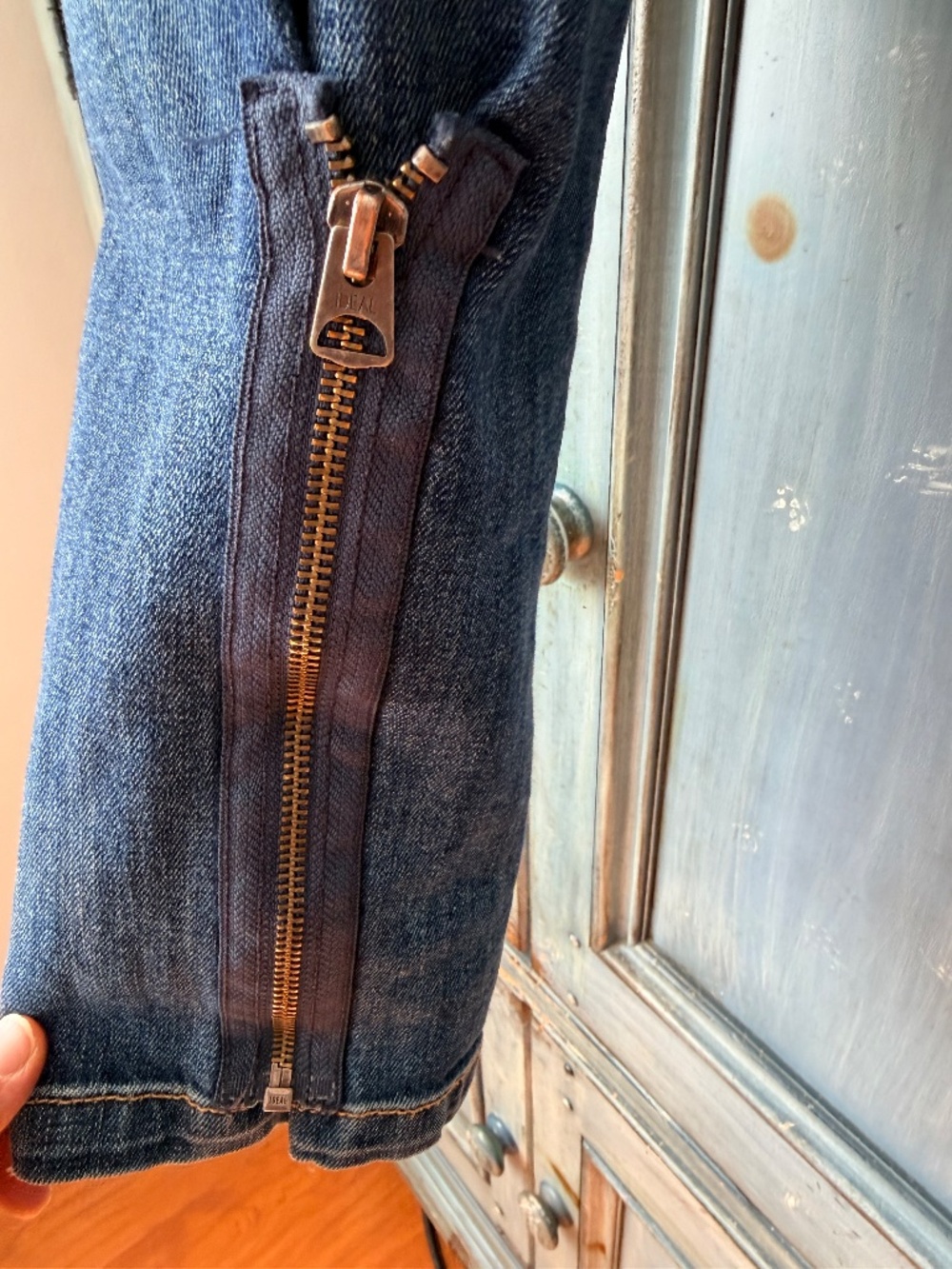 Nili Lotan 'Jackson' Dropped Crotch Denim Jeans In 'Walker' Wash Size 29 - Picture 7 of 11